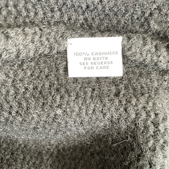RRP US$356 The Cashmere Project 100% cashmere Crochet Sleeve Crew in black NWT - Picture 4 of 6